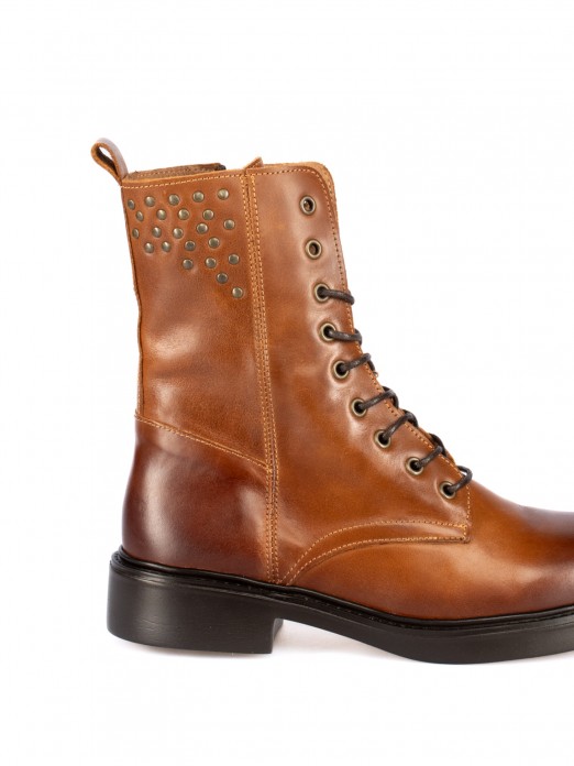 Botim militar com tachas Botim militar com tachas