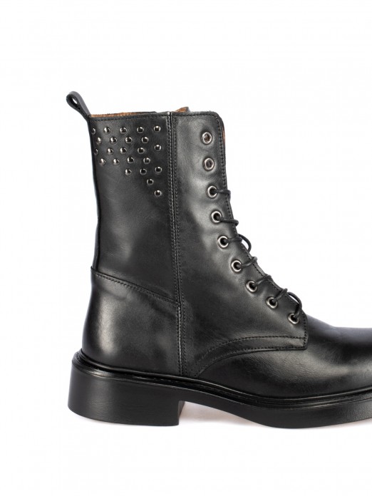 Botim militar com tachas Botim militar com tachas