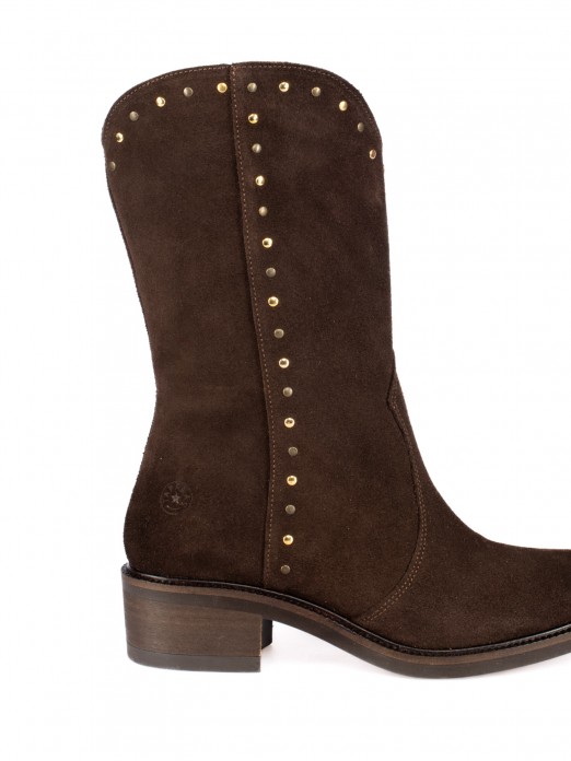 Bota em Camurça com Tachas Bota em Camurça com Tachas