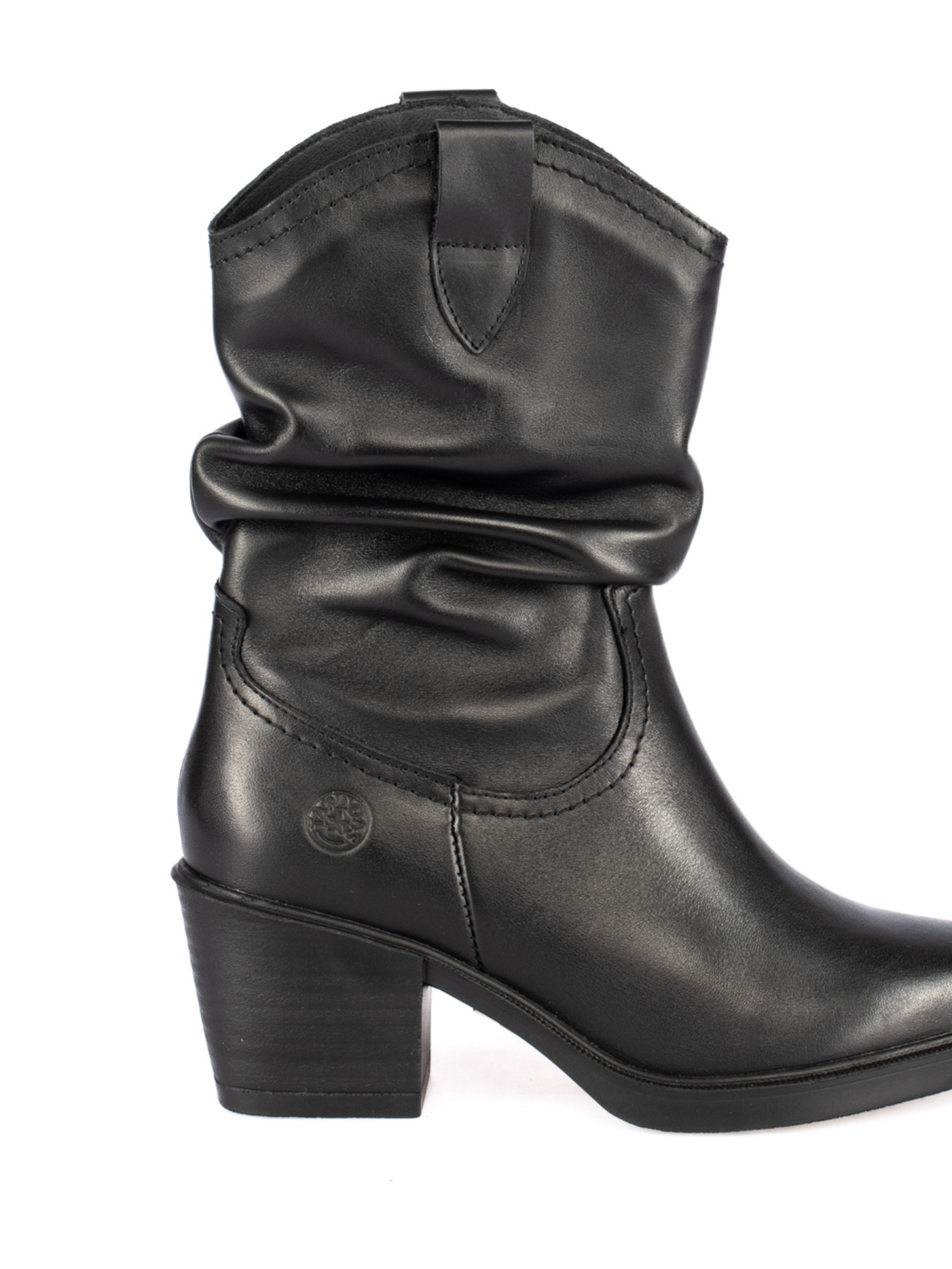 Bota em Pele com Cano Enrugado