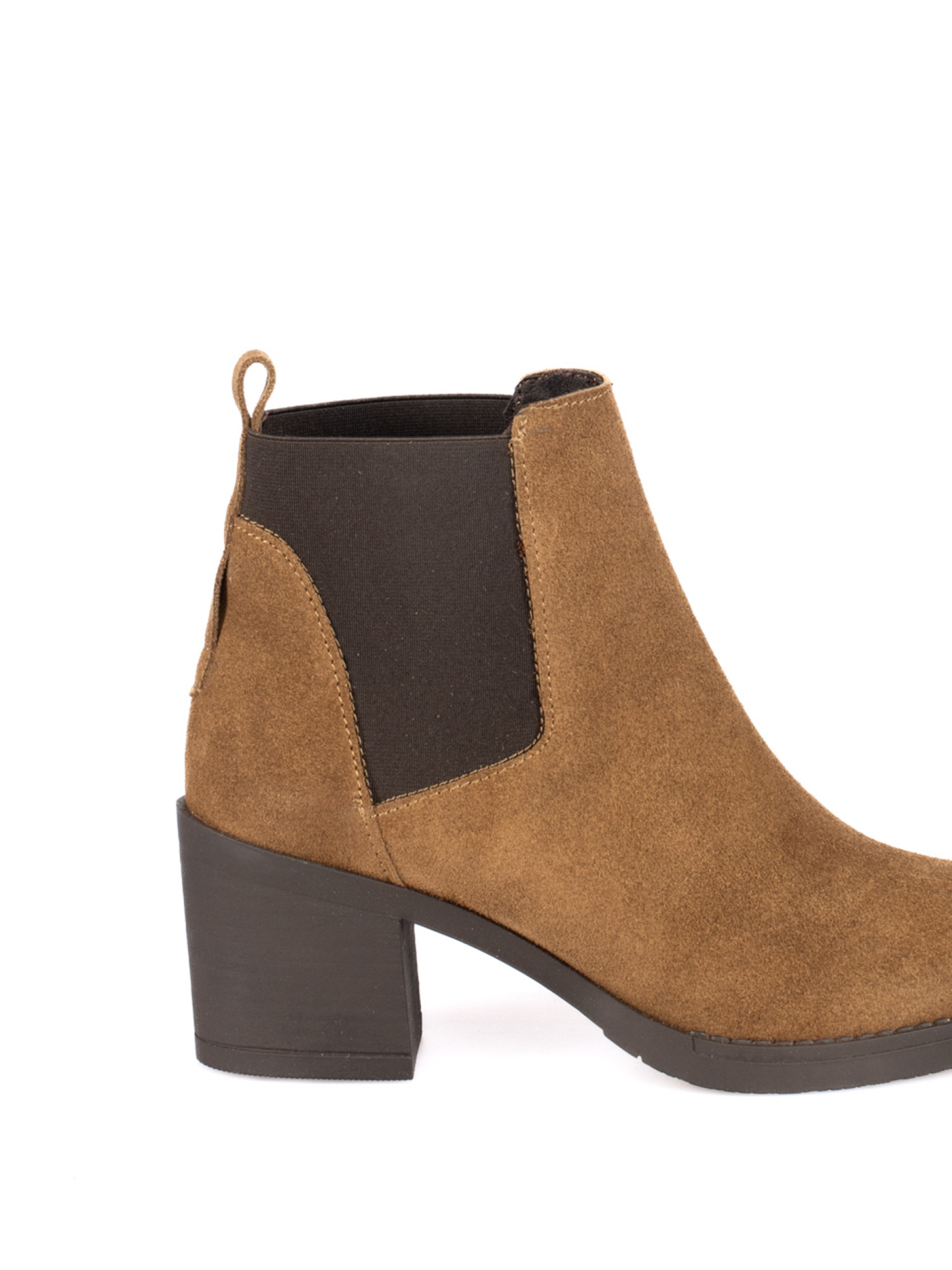 Suede ankle boot with elastic