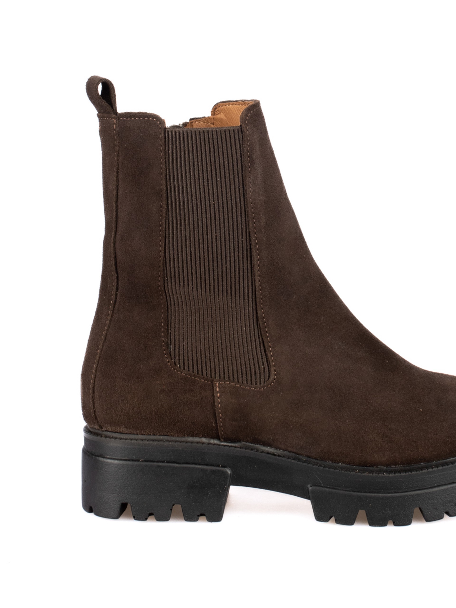 Suede boot with elastic