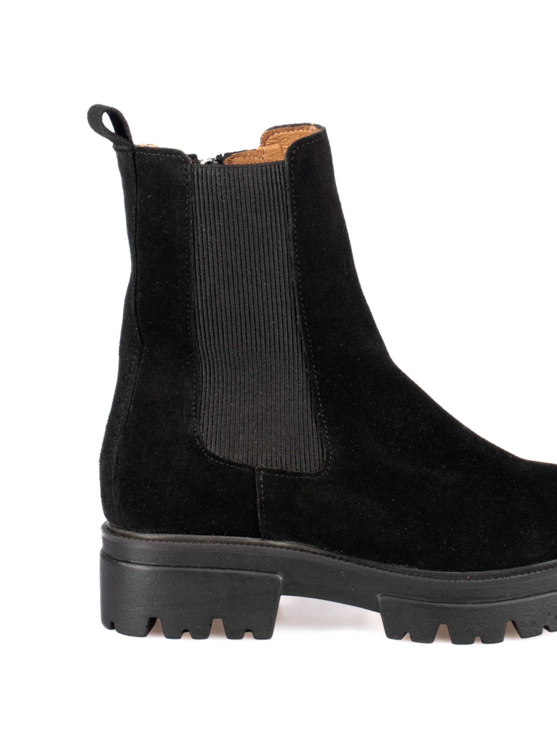 Suede boot with elastic