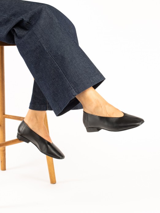 Leather Flat Shoes