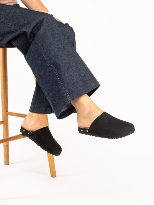 Clog Bio em Camurça com tachas Clog Bio em Camurça com tachas