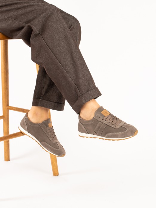 Women's Suede Sneaker Women's Suede Sneaker
