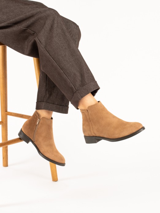 Flat suede ankle boot Flat suede ankle boot