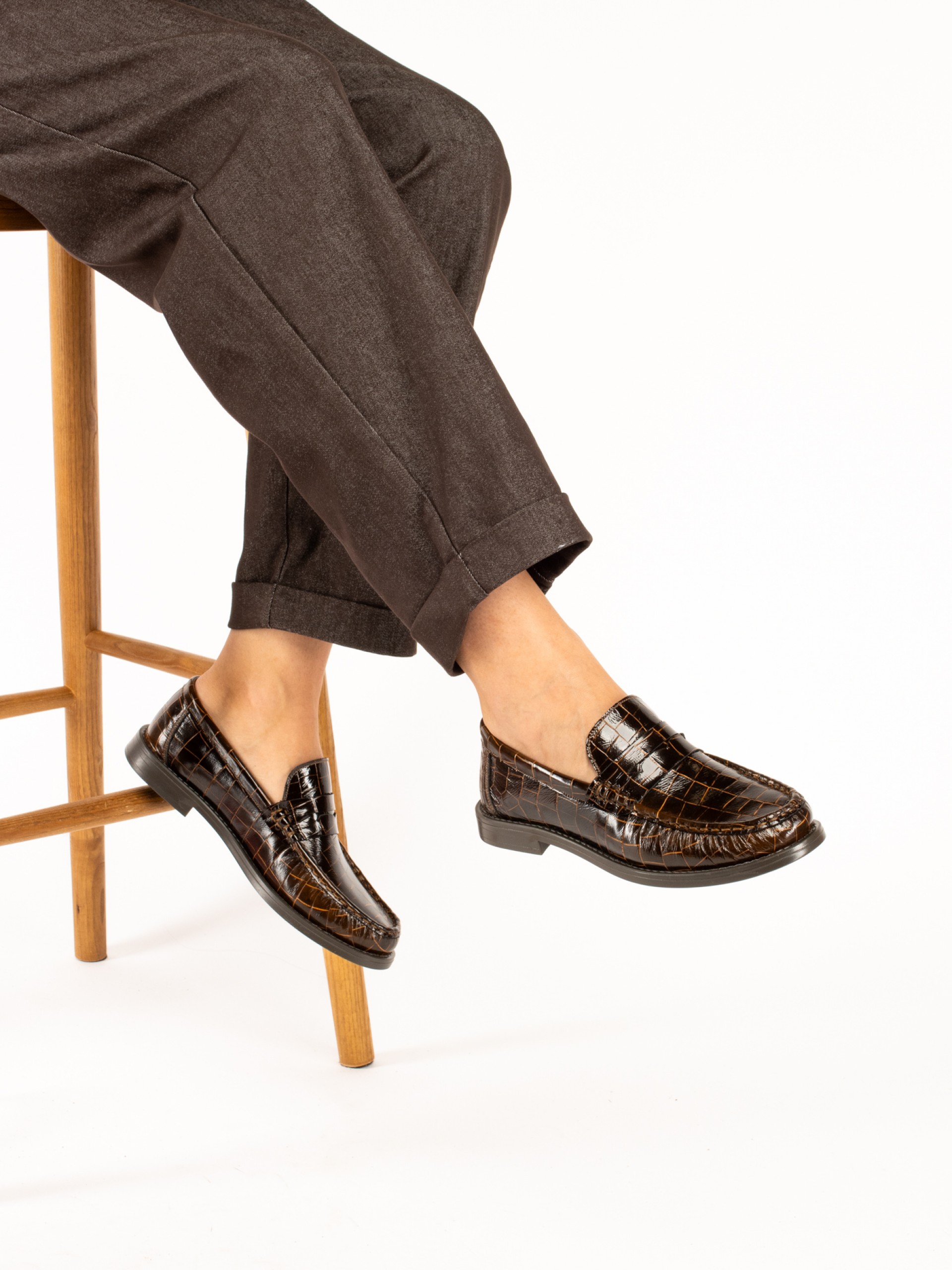Women's Croc-Effect Leather Loafers