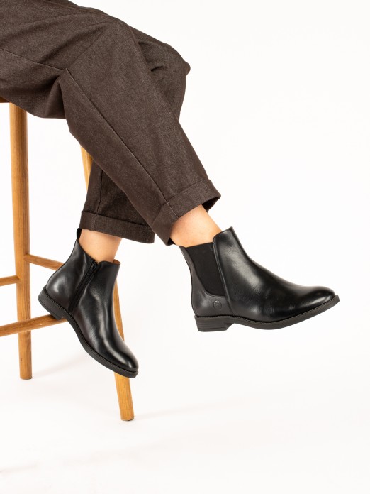 Leather Ankle Boots with Side Elastic Leather Ankle Boots with Side Elastic