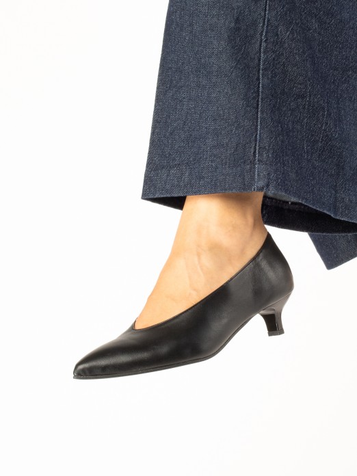 Leather Kitten-Heel Shoes Leather Kitten-Heel Shoes