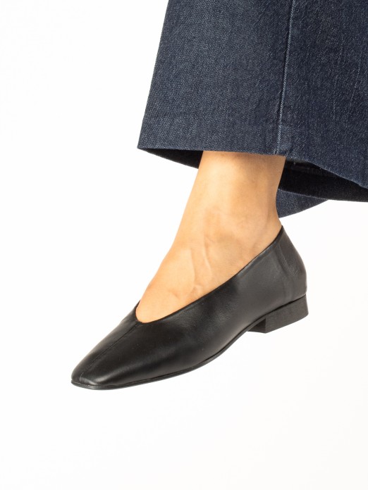 Leather Flat Shoes