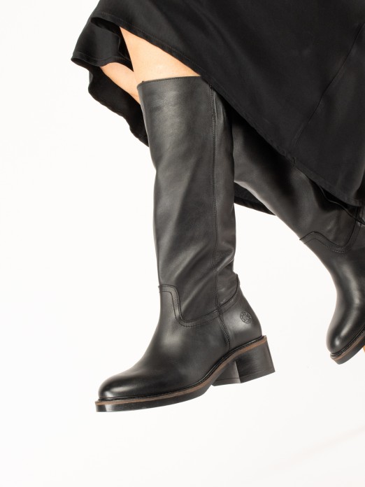High-top leather boot High-top leather boot