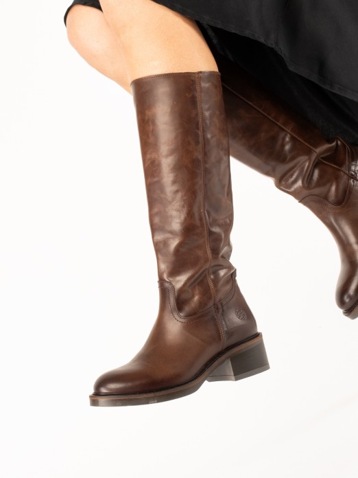 High-top leather boot High-top leather boot
