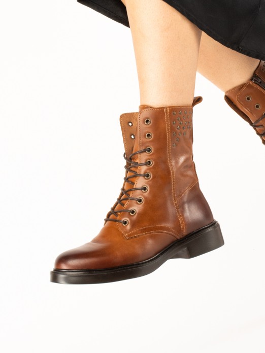 Botim militar com tachas Botim militar com tachas
