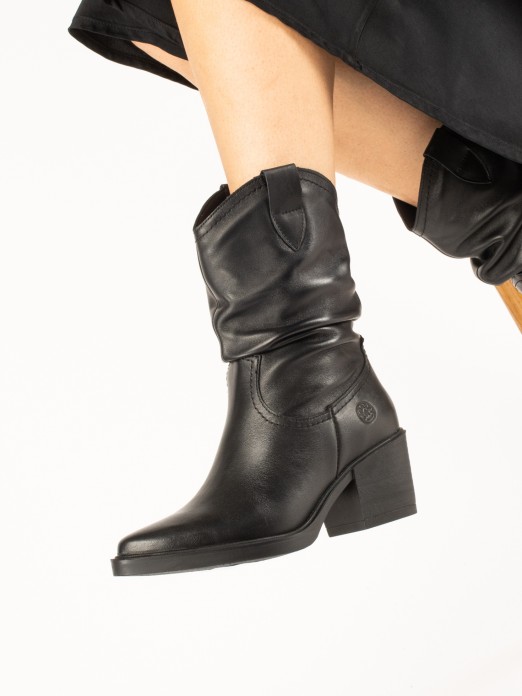 Bota em Pele com Cano Enrugado Bota em Pele com Cano Enrugado