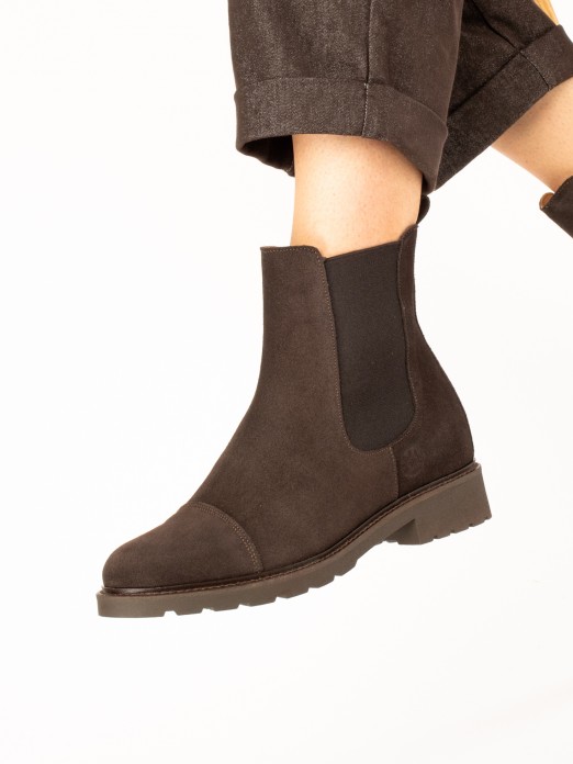 Suede Ankle Boots with Elastic Suede Ankle Boots with Elastic