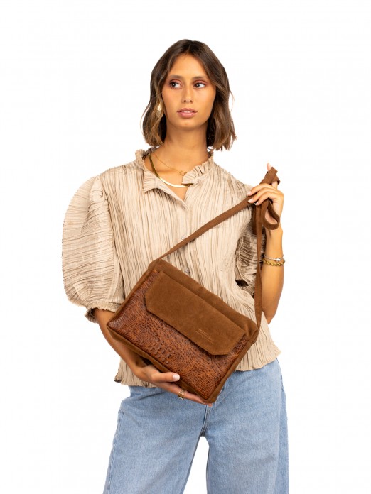 Shoulder bag in suede and crocodile leather. Shoulder bag in suede and crocodile leather.