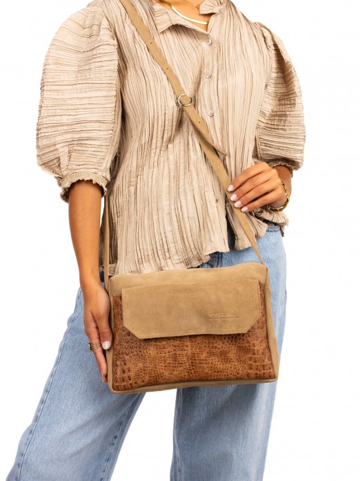 Shoulder bag in suede and crocodile leather. Shoulder bag in suede and crocodile leather.