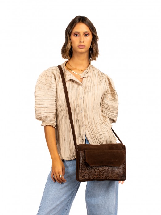 Shoulder bag in suede and crocodile leather. Shoulder bag in suede and crocodile leather.