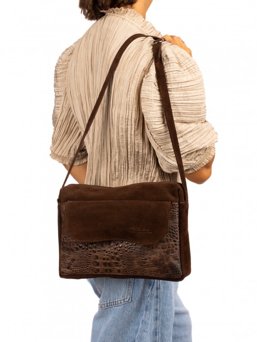 Shoulder bag in suede and crocodile leather. Shoulder bag in suede and crocodile leather.