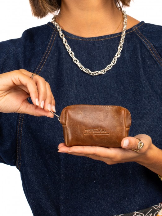 Coin purse in suede and crocodile skin. Coin purse in suede and crocodile skin.