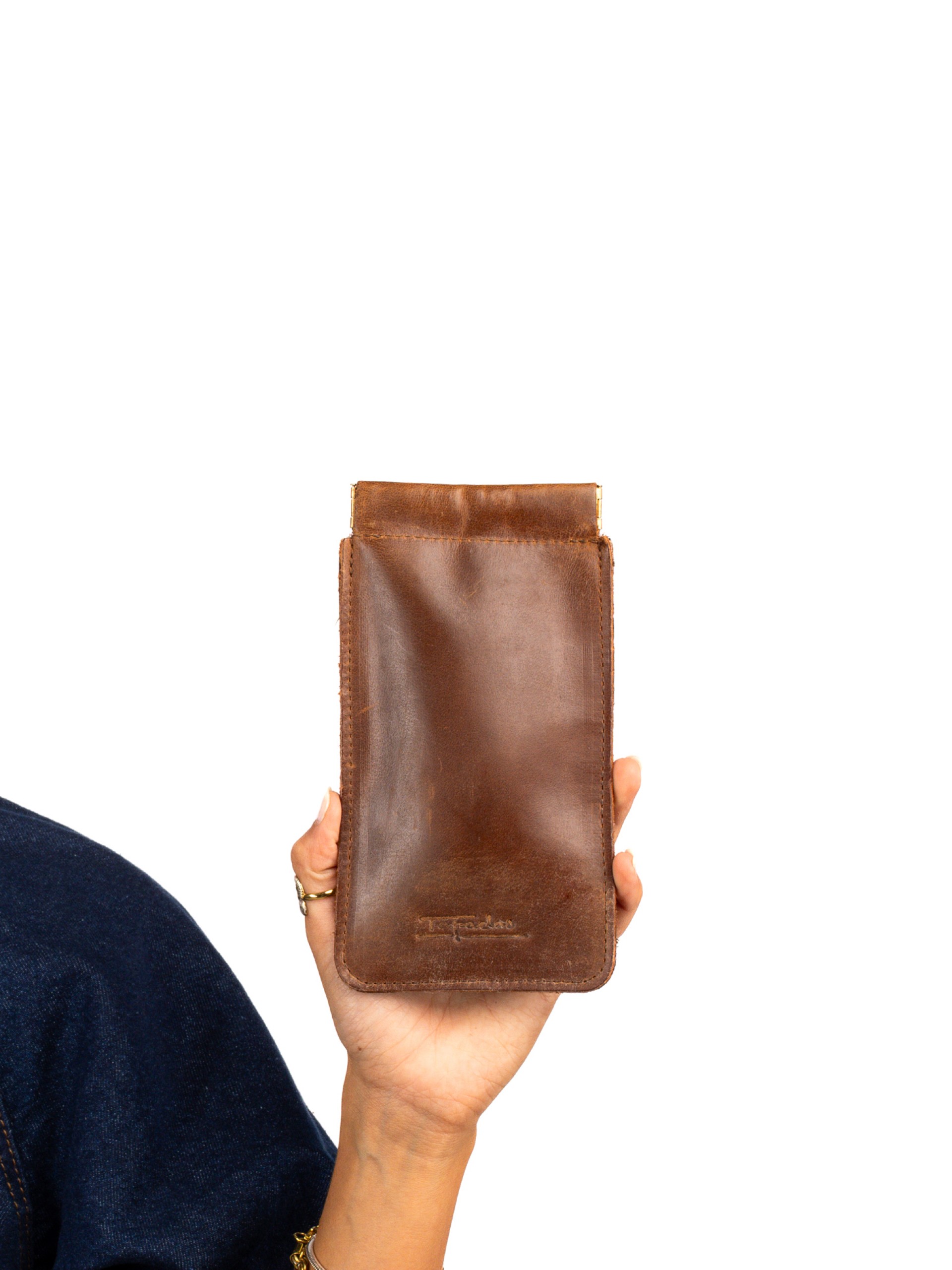 Bolsa de óculos em pele envelhecida