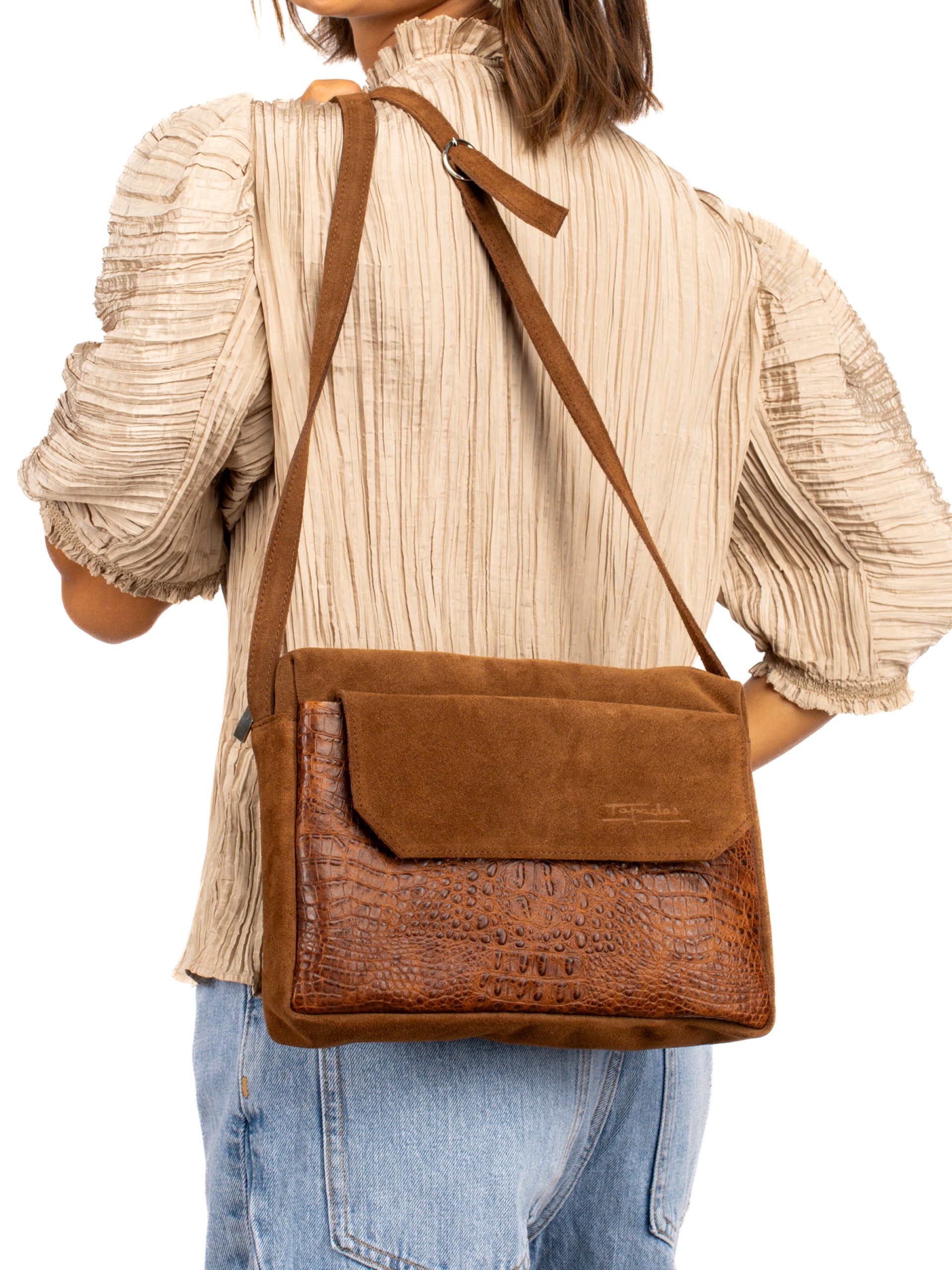 Shoulder bag in suede and crocodile leather.