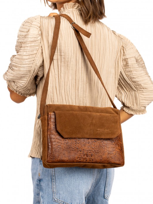 Shoulder bag in suede and crocodile leather. Shoulder bag in suede and crocodile leather.