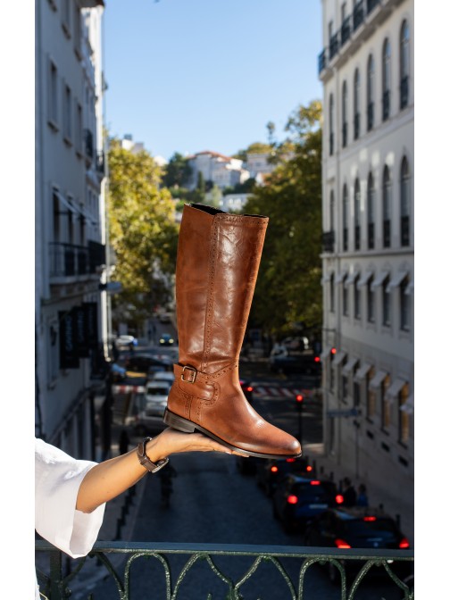 Leather riding boot with detail