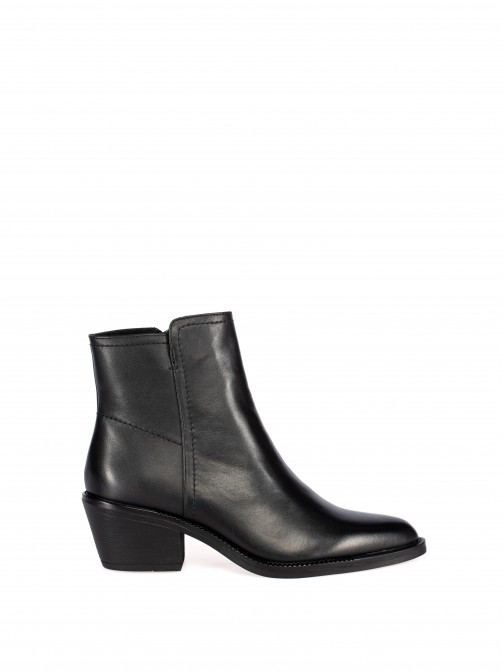 Botim de estilo texano em pele Botim de estilo texano em pele