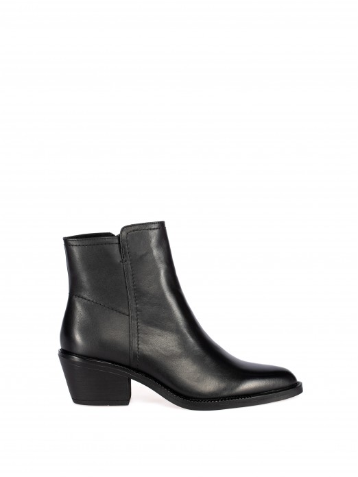 Botim de estilo texano em pele Botim de estilo texano em pele