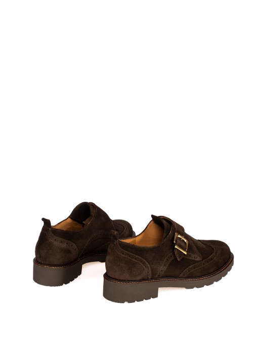 Sapato Oxford com Fivela em Camur�a